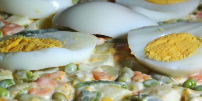Салат с яйцами