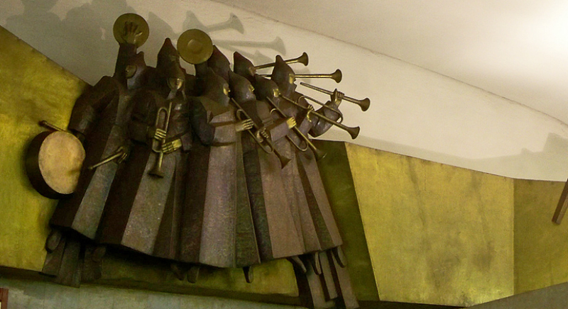 Скульптура буденовцев с трубами